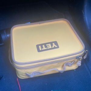yeti insulated zippered soft lunch box